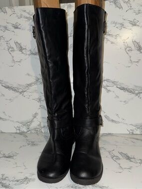 Discovery Clothing Black Knee High Boots